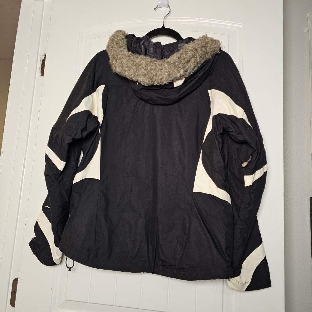 Columbia med lightweight black/cream winter jacket - Picture 11 of 12